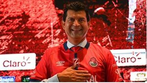 José Cardozo se estrena con un derbi en su retorno a Guatemala - Fútbol Internacional - ABC Color