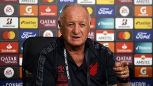 Scolari ve a Paranaense tan favorito como Flamengo
