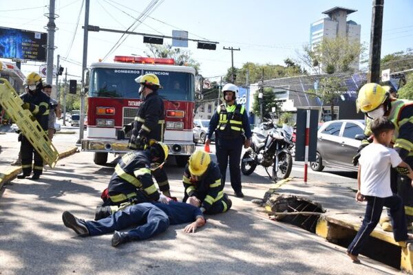 Realizan simulacro de accidente para concientizar sobre importancia de seguridad vial