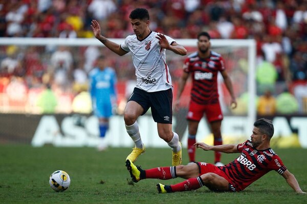 Diario HOY | El gigante Flamengo y el ambicioso Paranaense van por la gloria en la Libertadores
