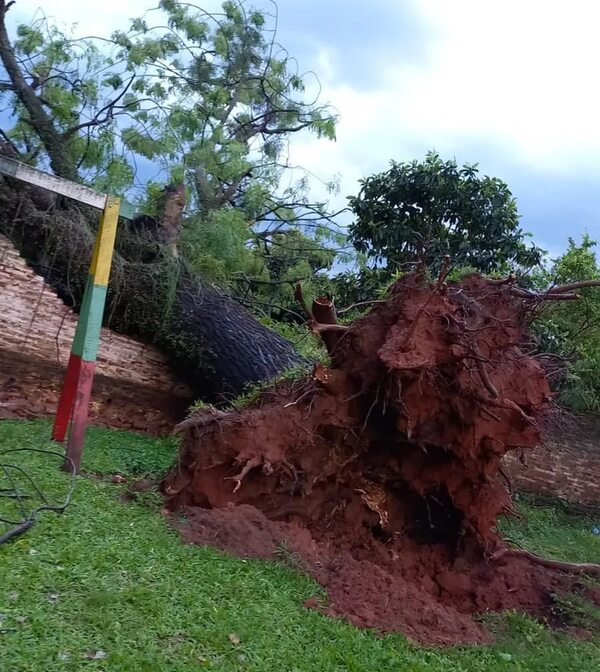 Temporal causó destrozos en Santaní esta mañana - Nacionales - ABC Color