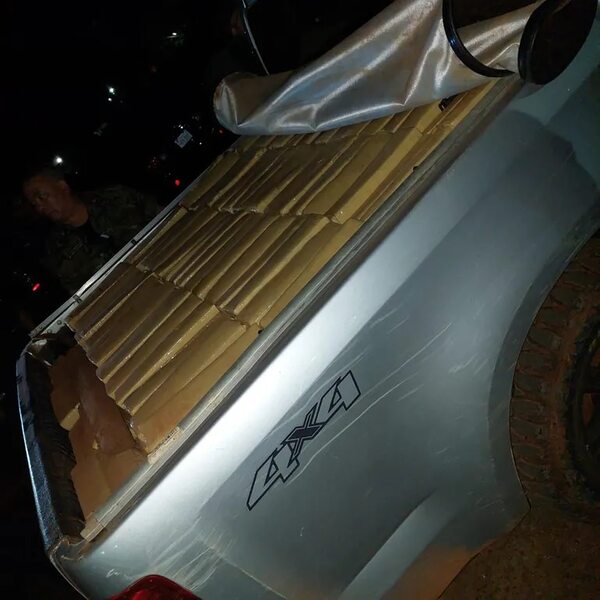 Tras persecución y balacera, incautan cerca de 1.800 kilos de marihuana en Pedro Juan Caballero - Nacionales - ABC Color