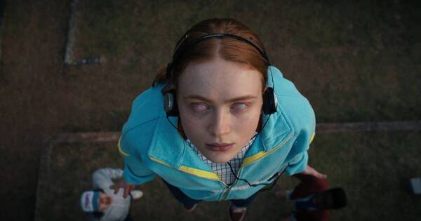 La Nación / La maga que resucita viejas canciones pop para “Stranger Things”