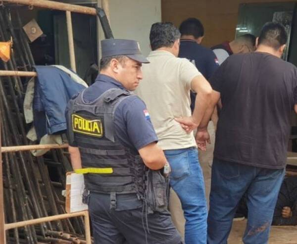 Crónica / Encuentran a un hombre electrocutado en una carpintería anga