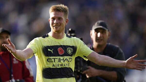 Manchester City vence a Leicester con un golazo de de Bruyne