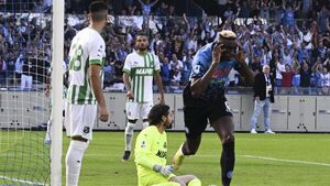 Napoli no siente presión y sigue liderando cómodo
