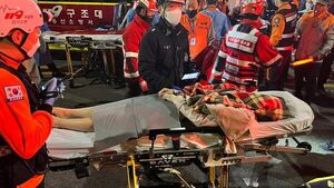 Casi un centenar de heridos tras estampida en festejo de Halloween