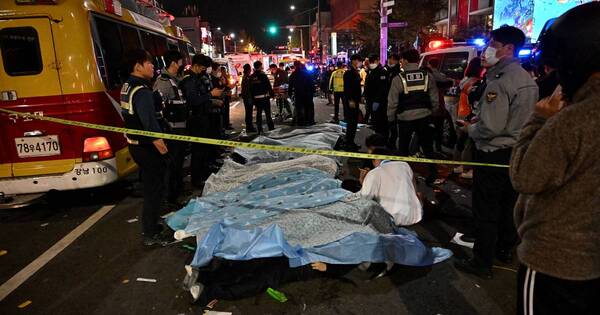 La Nación / Tragedia en Seúl: reportan unos 120 muertos y 100 heridos tras estampida en fiesta de Halloween