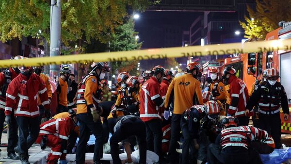 Al menos 146 muertos durante un incidente en los festejos de Halloween en Seúl