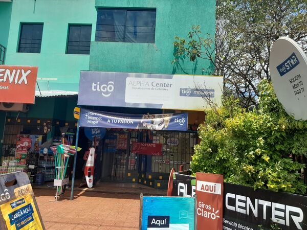 A mano armada ingresaron a robar en el interior de un local comercial en Capitán Miranda