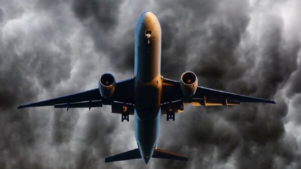 Avión sobrevuela Silvio Pettirossi por 20 minutos debido a temporal