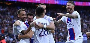 El PSG remonta con una magnífica actuación de sus estrellas y se mantiene como líder
