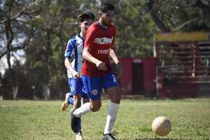 Jóvenes futbolistas loreteños pelean espacios en Asunción