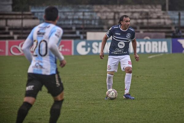 Resistencia: Molinas, cuestionado y apartado - Fútbol - ABC Color