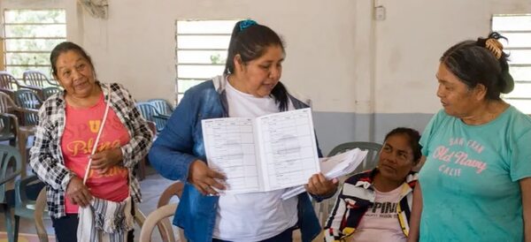 Mujeres indígenas aprenden a ahorrar en varios grupos - Económico - ABC Color