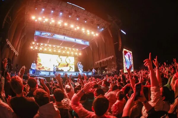 J Balvin: fiesta de música latina a pesar del temporal - Música - ABC Color