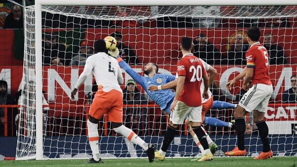 De Gea salva a un gris Manchester United