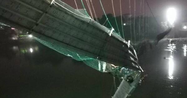 La Nación / Puente colgante en India colapsa y deja al menos 60 muertos