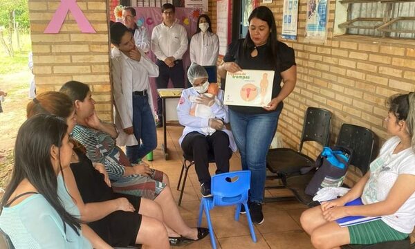 Preparan a mujeres para la maternidad