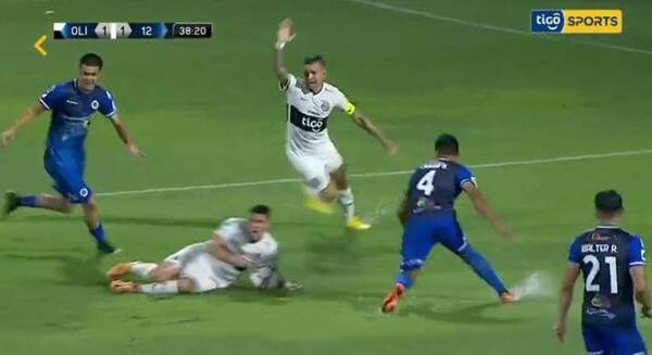 Crónica / [VIDEO] ¡Penal para Olimpia ante "12"! ¿Fue o no bien sancionado?