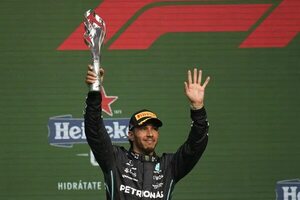 Hamilton asegura que lo que dijo Alonso sobre sus títulos le “hace reír” - ABC Motor 360 - ABC Color