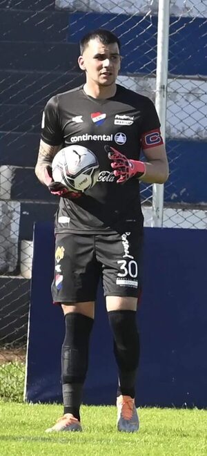 Vecinos de barrio Obrero juegan con la misma obligación: ganar - Fútbol - ABC Color