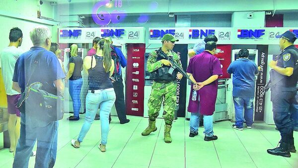 Gobierno podría cubrir deducibilidad del IVA si elimina los pagos extras