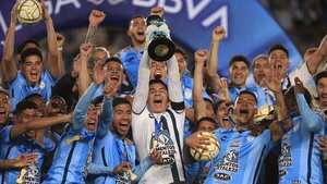 Pachuca deja sin título a Carlos González