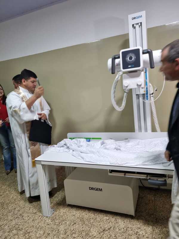 Pese a descuentos, policías y familiares no reciben atención médica del Estado - La Clave