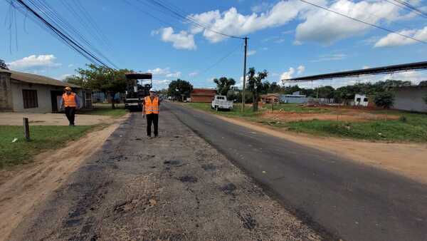 MOPC verifica labores de asfaltados en Cordillera y Caaguazú - .::Agencia IP::.