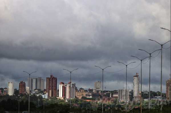 Diario HOY | Intenso viento sur persistirá durante el resto de la mañana, anuncia Meteorología