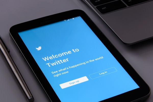 Las incógnitas de Twitter en manos de Elon Musk - Revista PLUS