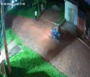 Crónica / Motochorros balearon a un padre que intentó defender a su hijita de un asalto