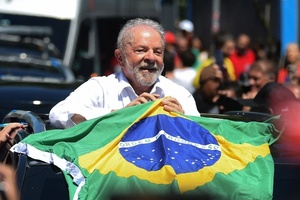 Hugo Estigarribia: Como no hay ni se avizora un gobierno de izquierda, no es seguro que a Paraguay 'le convenga' victoria de Lula