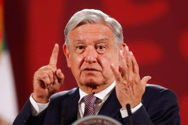El presidente de México proyecta cinco nuevos parques solares en el norte - MarketData