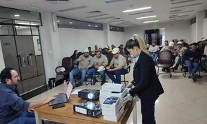 Capacitan a funcionarios de la ANDE en el Este del país