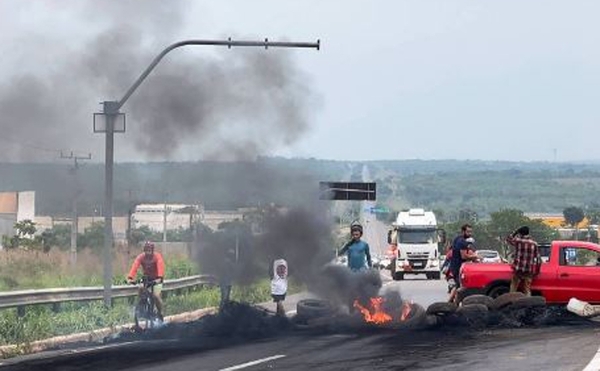 Diario HOY | Camioneros bloquean varias carreteras en Brasil por la derrota de Bolsonaro