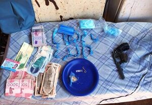 Detienen en Luque a exconvicto y a su pareja por presunta comercialización de drogas y portación ilegal de armas - Nacionales - ABC Color