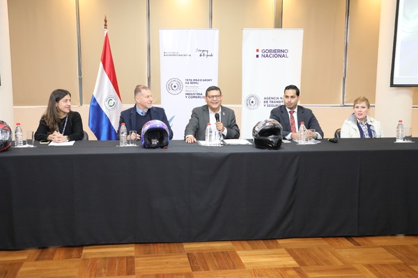 Presentan reglamentación para fabricación e importación de cascos para motos - .::Agencia IP::.