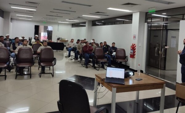 Capacitan sobre el sistema de reclamos de averías de alumbrado público