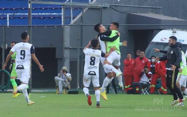 Crónica / ¡Tacuary enciende el Clausura: Tumba al Trico y le da la punta a Olimpia