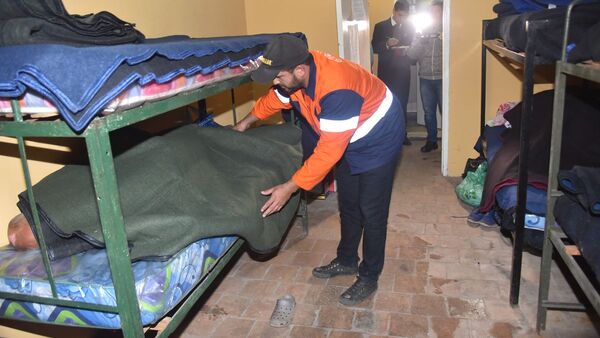 Habilitan albergues por bajas temperaturas en capital