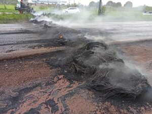 Abogado disparó al aire tras bloqueo de vías por camioneros adherentes al presidente derrotado, Jair Bolsonaro - Nacionales - ABC Color
