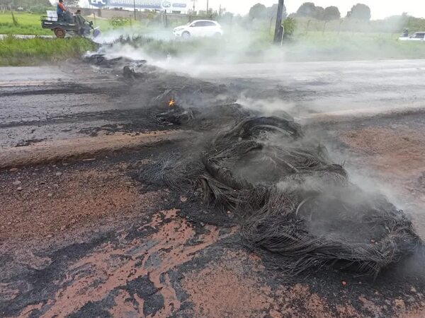 Abogado disparó al aire tras bloqueo de vías por camioneros adherentes al presidente derrotado, Jair Bolsonaro - Nacionales - ABC Color