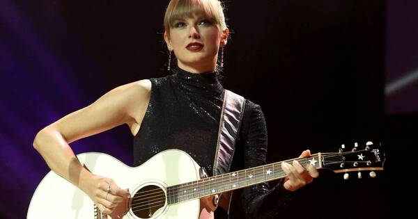 La Nación / Taylor Swift, primera artista en adueñarse de todo el top 10 de canciones populares