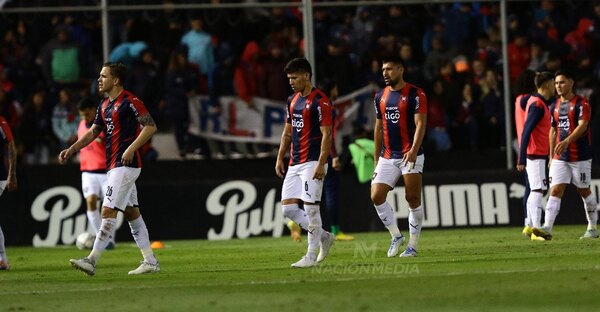 Cerro falla en otro momento clave, tropieza con Silva y se aleja del título