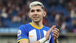 Julio Enciso recibe elogios