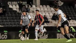 Cerro empetó y se aleja del campeonato