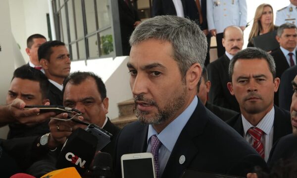 Diario HOY | En medio de escándalos, Abdo viaja una semana a España