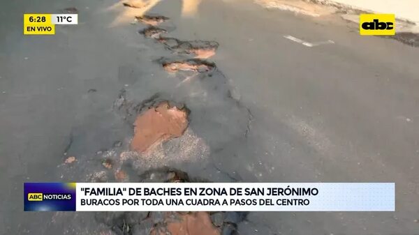 “Familia” de baches en zona de San Jerónimo - ABC Noticias - ABC Color